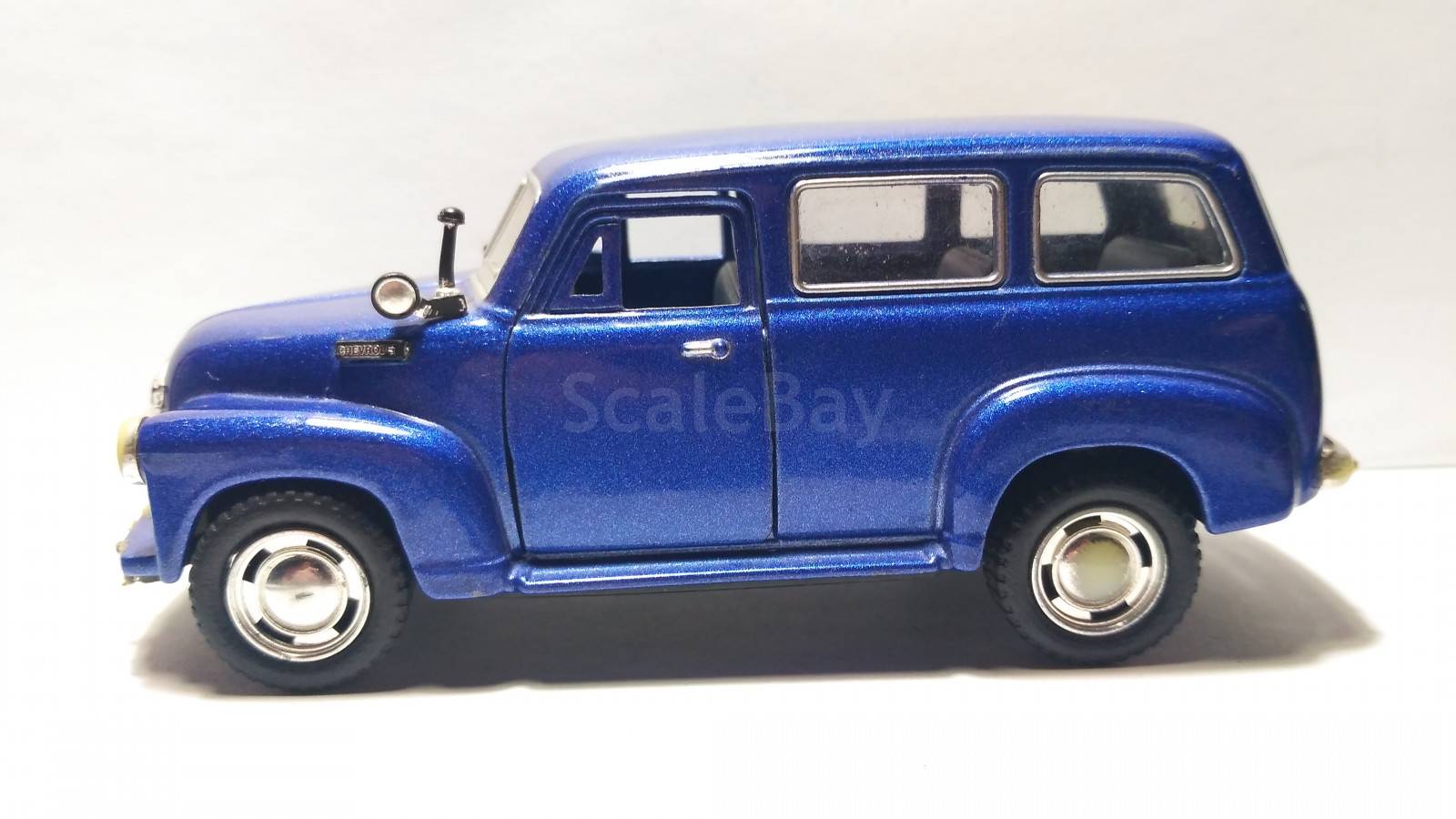 kinsmart chevrolet suburban 1950