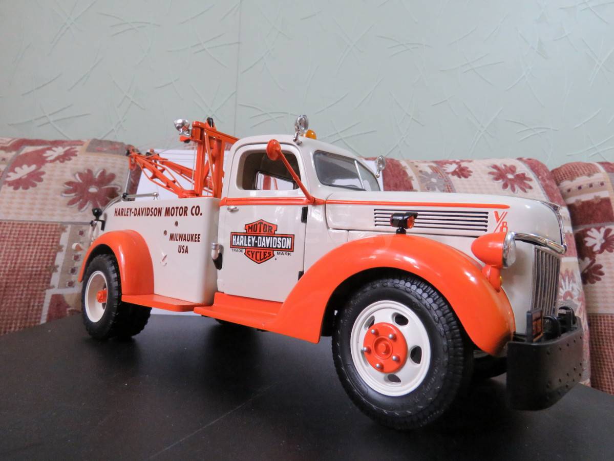 ПРОДАНО!!!! 1/16 Ford Wrecker 1940 Tow Truck Harley Davidson